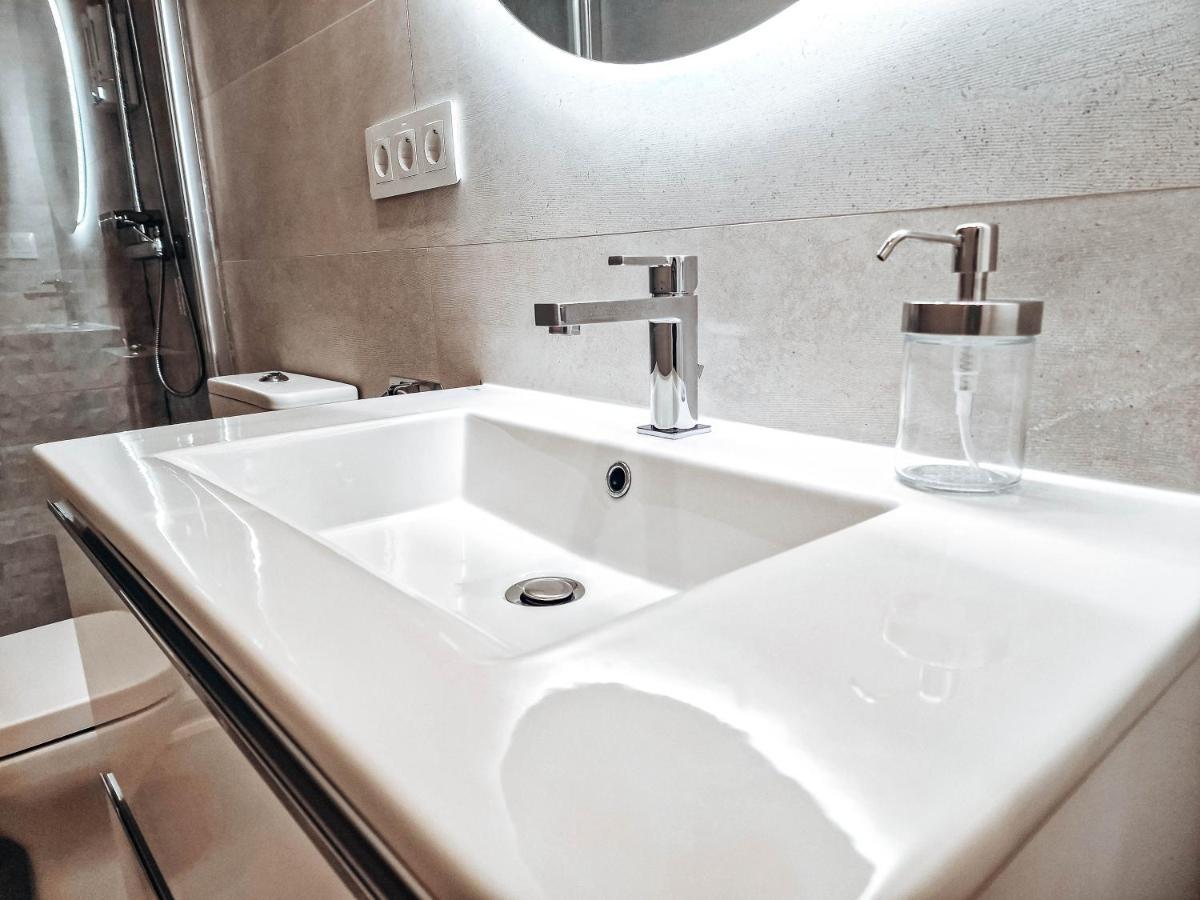 Apartamento Tiendas 8 อัลเมรีอา ภายนอก รูปภาพ